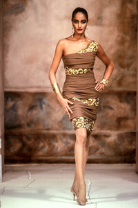JeanLouisScherrer1990HauteCoutureSS30.thumb.jpg.cd37191f3c585bed8faf5f97d42f6ace.jpg