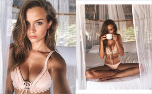 Josephine Skriver - Instagram [2017.05.01] 💦.jpg