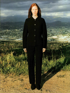 Lockhart_Piazza_Sempione_Fall_Winter_1998_99_02.thumb.png.ca2977a15aea0a26ea6fb2d4124fc905.png