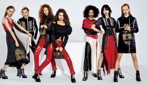 Louis-Vuitton-FW16-Selena-Gomez-Jean-Campbell-Sora-Choi-Luisana-Gonzlez-Erika-Linder-Rianne-Van-Rompaey-Natalie-Westling-by-Bruce-Weber.thumb.jpg.027ee1242a65818ebe03e539d708f820.jpg