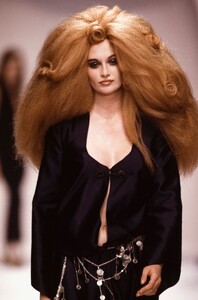 Martine_Sitbon_SS1989_01.thumb.jpg.0978f14be10b82ba679cc446f0324ba4.jpg