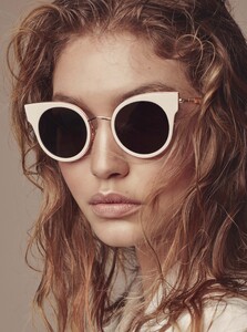 Max-Mara-Accessories-Fall-Winter-2016-Gigi-Hadid-by-Steven-Meisel-03.thumb.jpg.1d913107abe719c9f695ad57412155a1.jpg