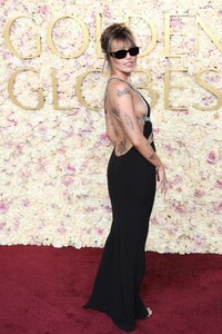 MileyNow007~004.jpg