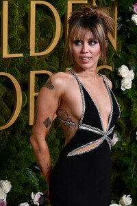 MileyNow008~056.jpg
