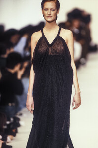RomeoGigli1993FW18.thumb.jpg.89c7e8a96497111b40de79ac60bd421c.jpg