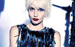 SaskiadeBrauwNadjaBenderbyKarlLagerfeld(LesDiaboliques-Numro151March2014)10.thumb.jpg.40e56c8934daff2d3cd0e2845d40596f.jpg