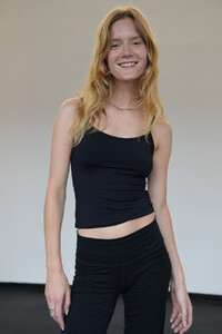 SophieBraunsfeld1b2.thumb.jpg.00f605235fc454a0dbffd819f2bf8392.jpg