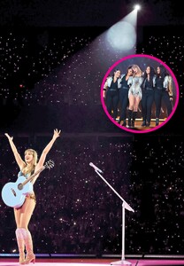 TaylorSwift-Star2024_12_30.thumb.jpg.f14e6c517b365759ee31093e6df5e62c.jpg