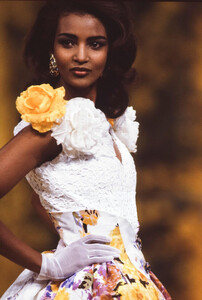 TorrenteHauteCoutureSpring19927.thumb.jpg.60cbb8fce167fe892ffa012b0c16c316.jpg