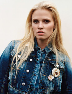 VOGUE_956-940.thumb.jpg.3cc210457e224b7f2f115446d566104a.jpg