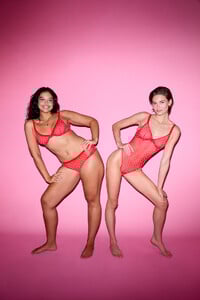 Victorias-Secret-2025-Valentines-Day-Devyn-Grace-Tease-Heart-Mesh-Unlined-Bodysuit-Demi-Bra-Cheeky.jpg