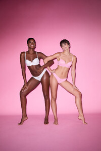 Victorias-Secret-2025-Valentines-Day-Mayowa-Taylor-Dream-Angels-Demi-Bras-Panties-3.jpg