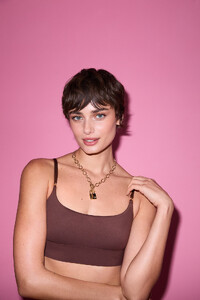 Victorias-Secret-2025-Valentines-Day-Taylor-Bodywear-by-Victoria-Bralette-2.jpg