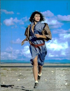 Vogue Italia February 1984 (2) 422.jpg