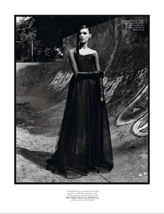 Vogue_Paris_Septembre_2012-361.thumb.png.f1b3ef3bcaf55fd9ff6951b70d6ceed8.png