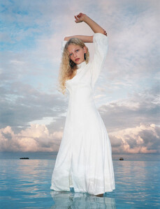 Vogue_UK-February_2016-06-Frederikke_Sofie-by_Tyrone_Lebon.thumb.jpg.cac0cb4bf733dd32a3c0b124e44b2e37.jpg