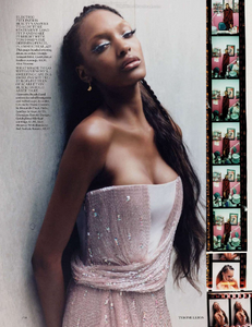 Vogue_uk_2012-10-288.thumb.png.c4caec218c34d5590a7187cb8149b7bd.png