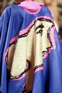 YvesSaintLaurent1988HauteCoutureSS53.thumb.jpg.dfa3cf10428cb147907a392962581cff.jpg