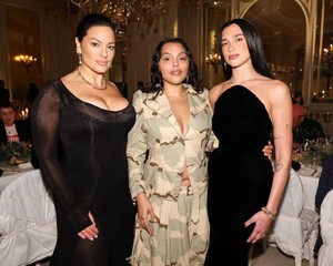 ashley-graham-attends-tiffany-titan-launch-in-paris-01.28.2025-8.jpg