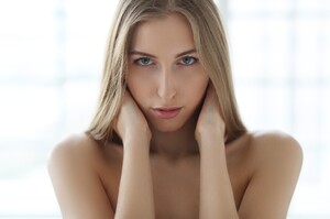 blonde-young-woman-posing (17).jpg