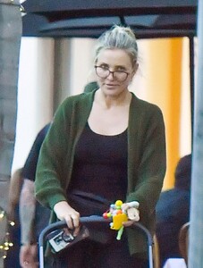 cameron-diaz-and-husband-benji-madden-in-montecito-08-26-2024-4.jpg