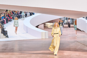 chanel-hc-atm-s25-014.thumb.jpg.6f7efc78664c9fc03d89167d8a5e083f.jpg