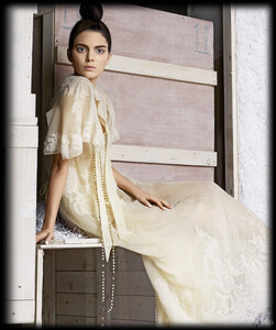 couture_01.thumb.jpg.cc49976b16972cac17fe64021a865035.jpg