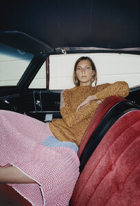 daria-werbowy-by-tyrone-lebon-for-cc3a9line-resort-2015-1.thumb.jpg.b31a55275aee604c56e8c6b543204840.jpg