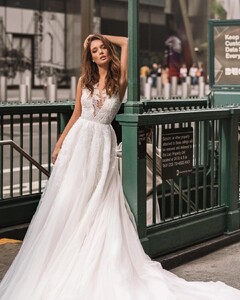 ellybride_official_73000199_2776968545681923_2793095082139407076_n.jpg
