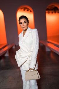 eva-longoria-attends-elie-saab-haute-couture-ss25-show-in-paris-8.jpg