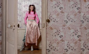 fendi-spring-summer-2017-gigi-hadid-bella-hadid-vittoria-ceretti-by-karl-lagerfeld-03.thumb.jpg.51dd8eeba4dcca1bcbcc156f72ac3be3.jpg