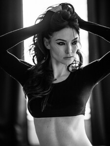 gallery_model_sV14atKNHPw_.jpg