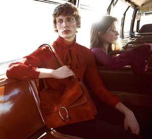 gucci-fw15-ad_(17).thumb.jpg.068617b3daf70175b7ccc7dca0b8aff4.jpg