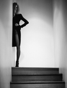 img-carine-roitfeld-003_113404896044-759x1000.thumb.jpg.39d1e24b959a663abfc0e8e7f87393c9.jpg