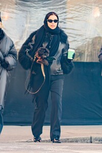 irina-shayk-s-stylish-stroll-in-new-york-city-01.08.2025-0.jpg