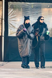irina-shayk-s-stylish-stroll-in-new-york-city-01.08.2025-1.jpg