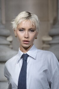 iris-law-stuns-at-saint-laurent-photo-call-in-paris-7.jpg