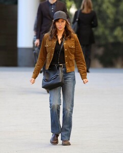 jennifer-garner-spotted-in-la-01.21.2025-2.jpg