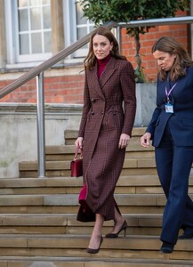 kate-middleton-s-stylish-return-a-royal-fashion-statement-3.jpg