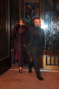 kelly-rowland-enjoys-a-night-out-at-death-becomes-her-on-broadway-11-21-2024-1.jpg