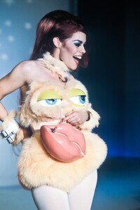 ladymisskiertm911--.thumb.jpg.cc0536f436089aabbb58a228a1d2ca5b.jpg