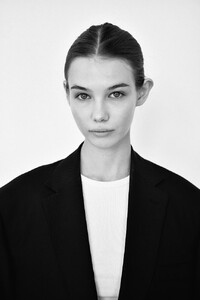 large_16_ksenia_v_main_book_9d717239dc.jpg