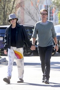 lisa-rinna-and-harry-hamlin-spotted-holding-hands-11-17-2024-0.thumb.jpg.51501f9cd573fd1b9fbe9c705b2826f7.jpg