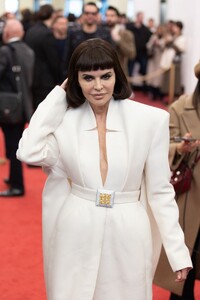 lisa-rinna-attends-stephane-rolland-haute-couture-photocall-01.28.2025-3.jpg