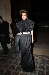 lisa-rinna-in-elegant-black-dress-at-costes-party-paris-01.27.2025-2.jpg