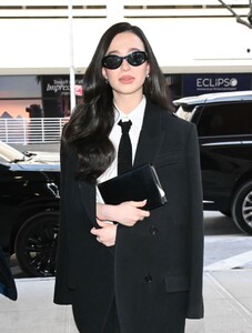 mikey-madison-at-cbs-studios-01.23.2025-2.jpg