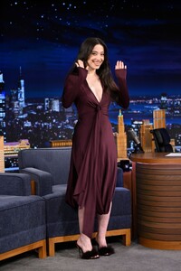 mikey-madison-attends-the-tonight-show-starring-jimmy-fallon-01.08.2025-6.jpg