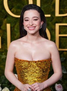 mikey-madison-glows-in-custom-bottega-veneta-at-golden-globes-2025-12.jpg