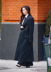 mikey-madison-spotted-out-in-new-york-city-01.23.2025-3.jpg