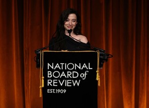 mikey-madison-stuns-in-louis-vuitton-at-national-board-of-review-gala-10.jpg